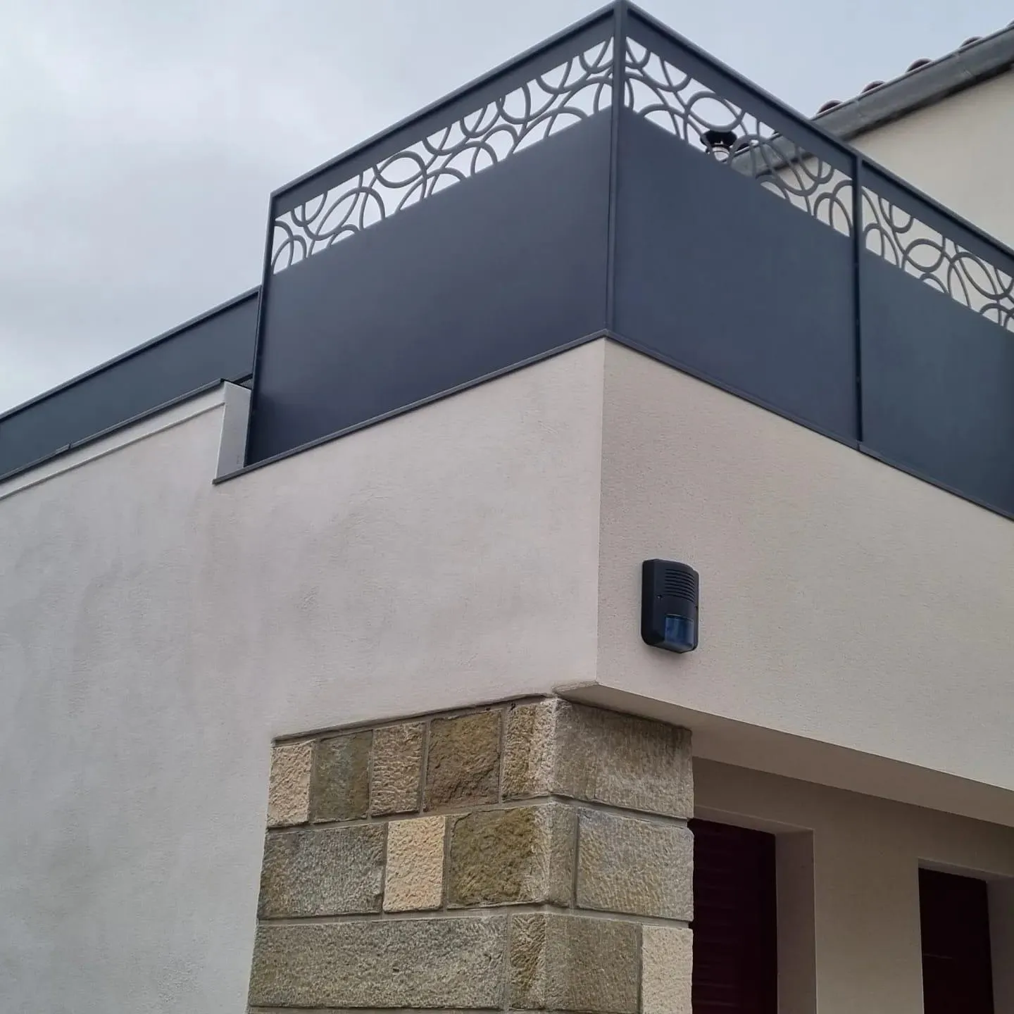 Clôture métallique rigide occultante pour jardin Narbonne