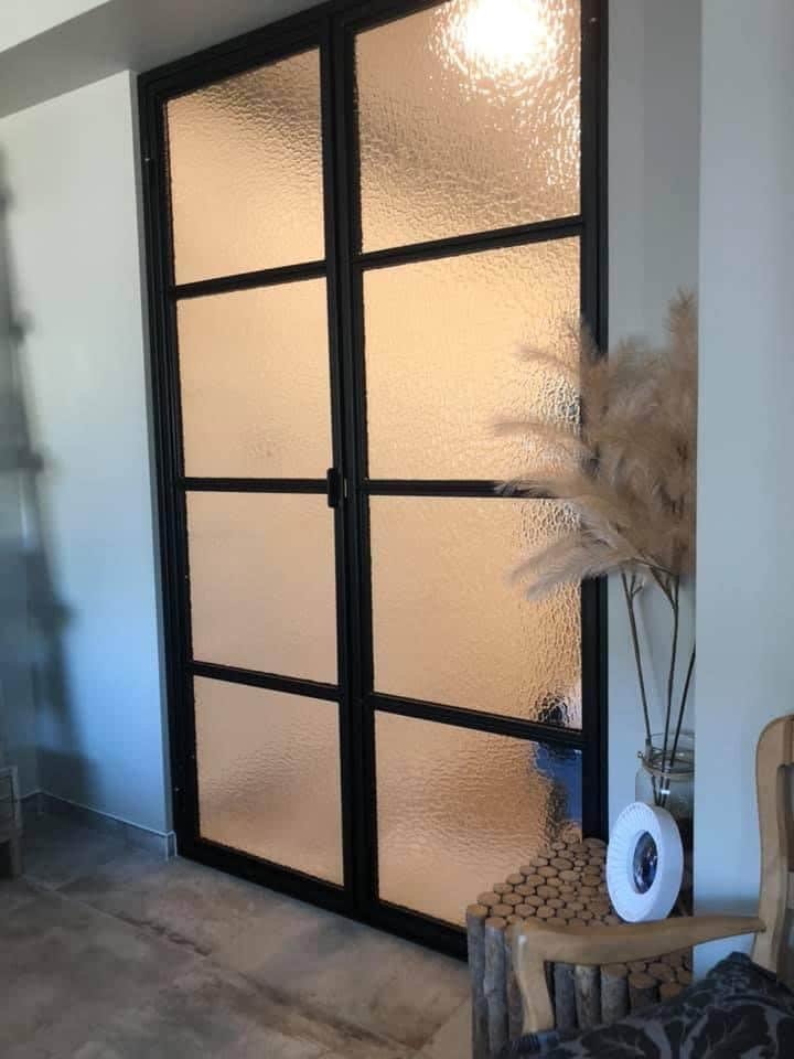 Porte-fenêtre métallique style industriel sur mesure