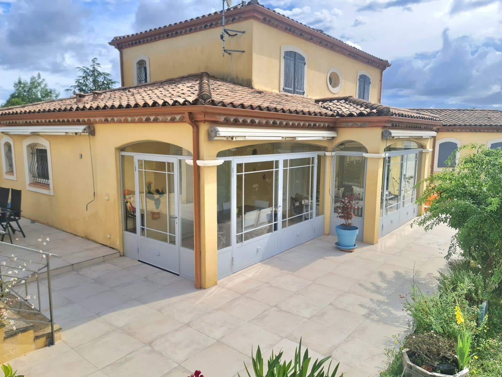 Verrière atelier d'artiste en acier fabriquée à Carcassonne