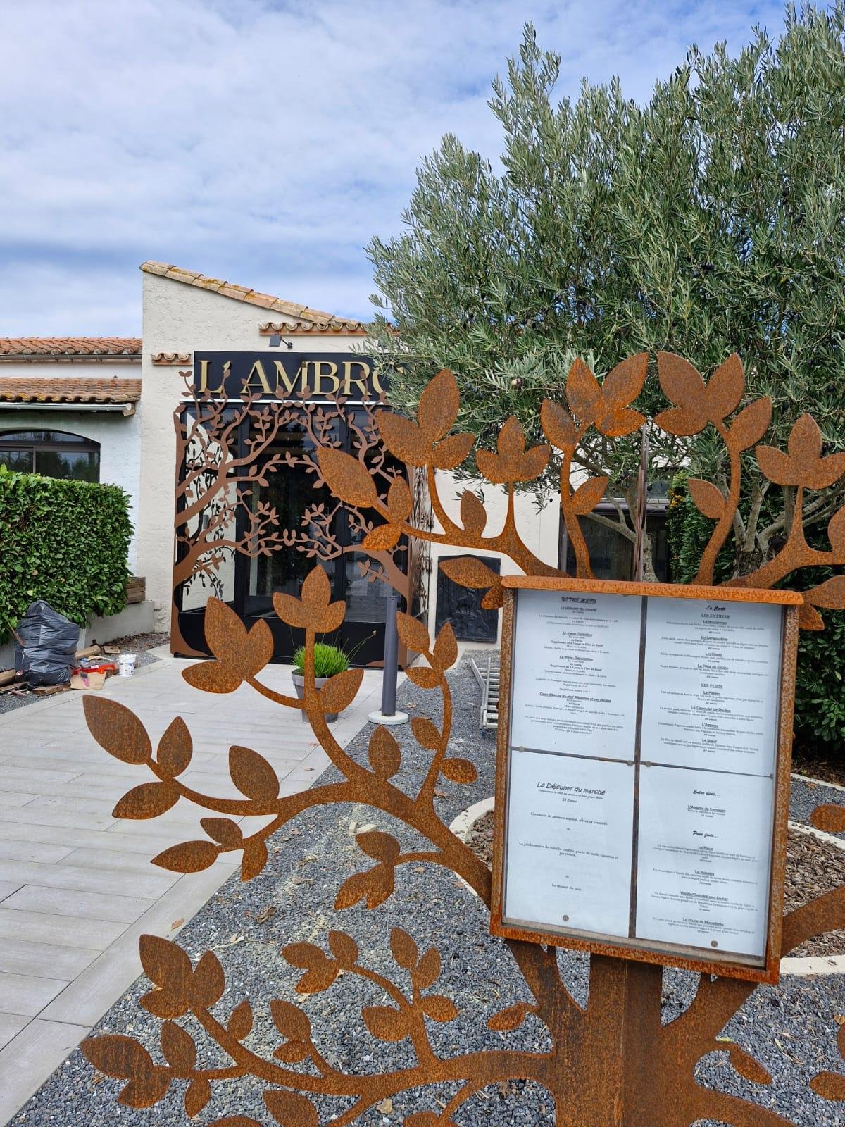Enseigne en métal sur mesure par Forge del Castillo