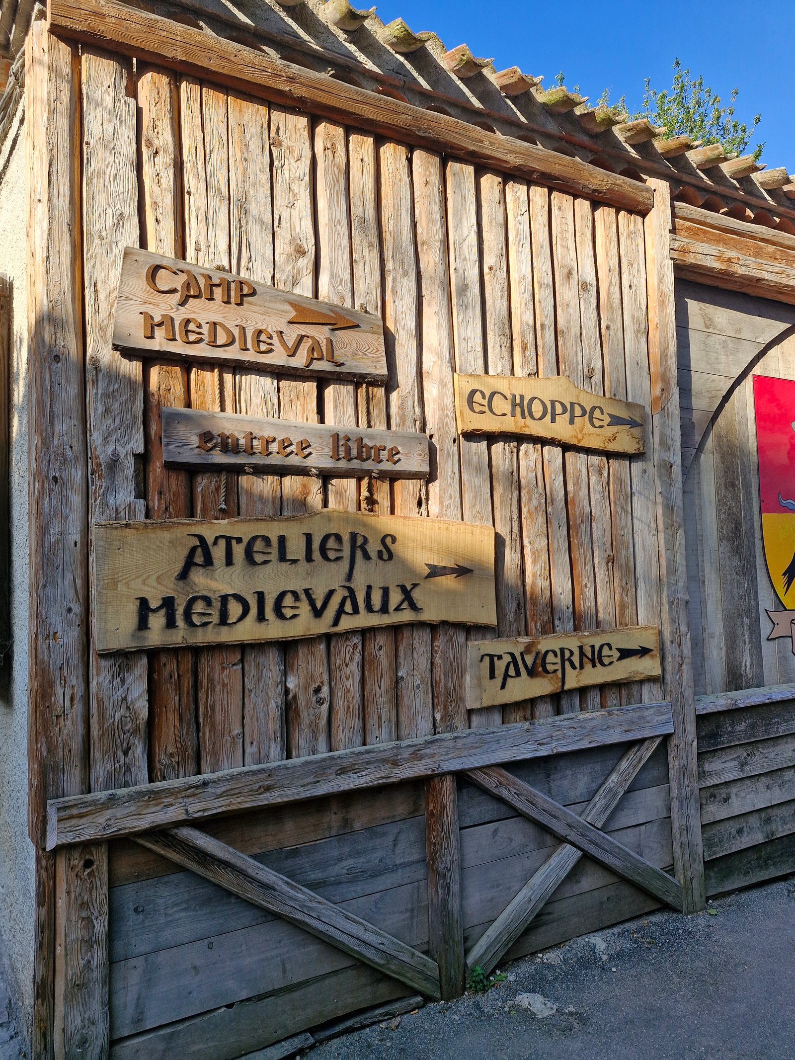 Enseigne en métal sur mesure par Forge del Castillo