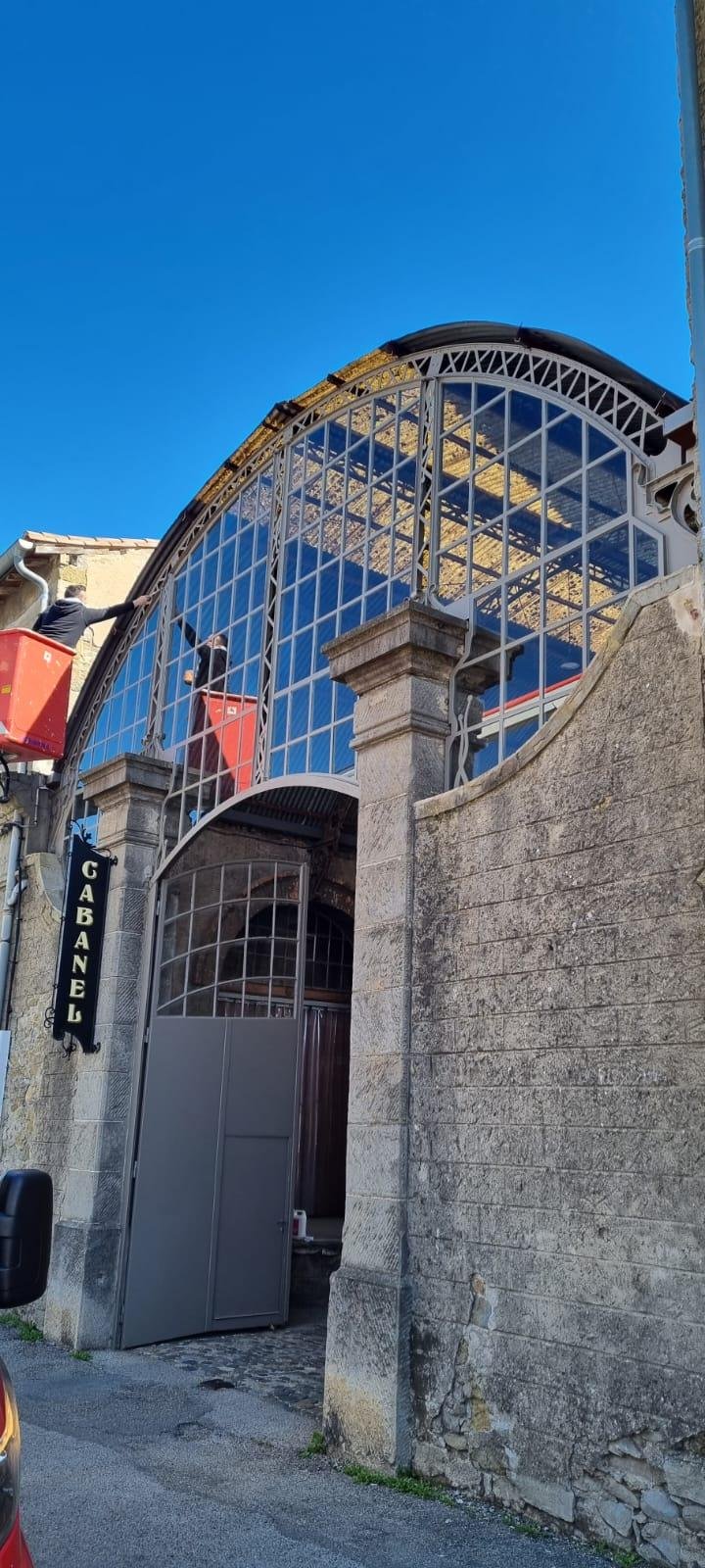 Exemple de menuiserie métallique et verrière par Forge del Castillo