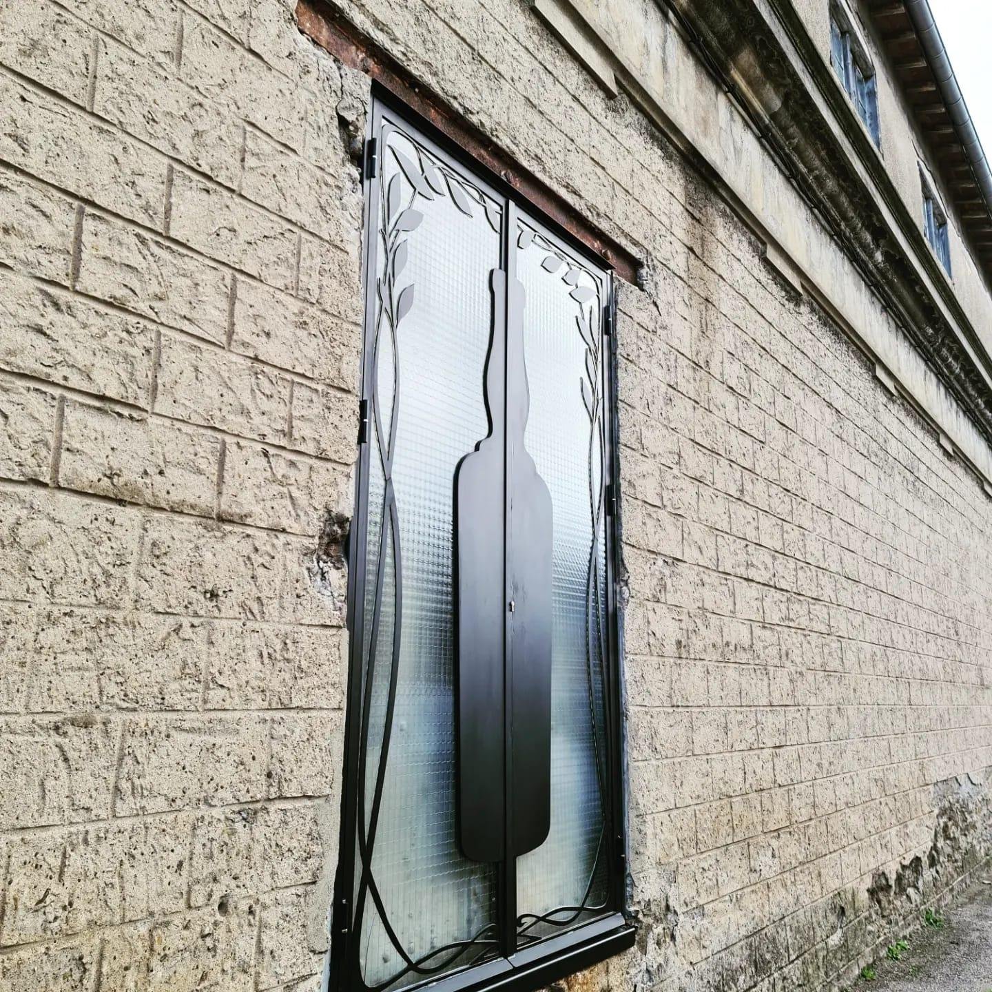 Exemple de menuiserie métallique et verrière par Forge del Castillo