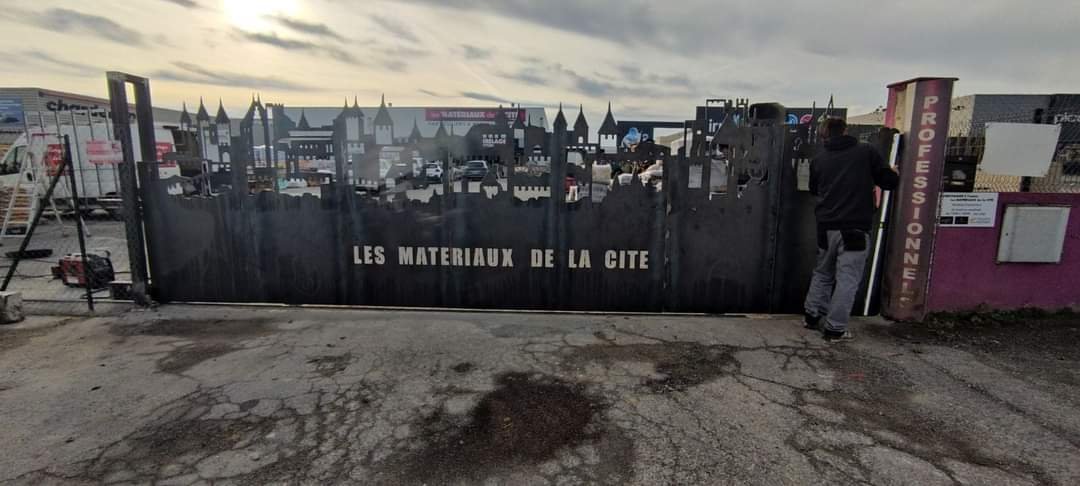 Portail sur mesure en fer forgé par Forge del Castillo