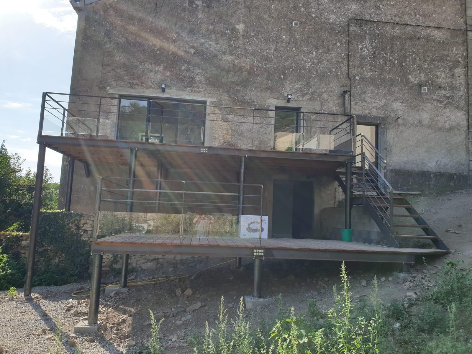 Terrasse sur pilotis par Forge del Castillo
