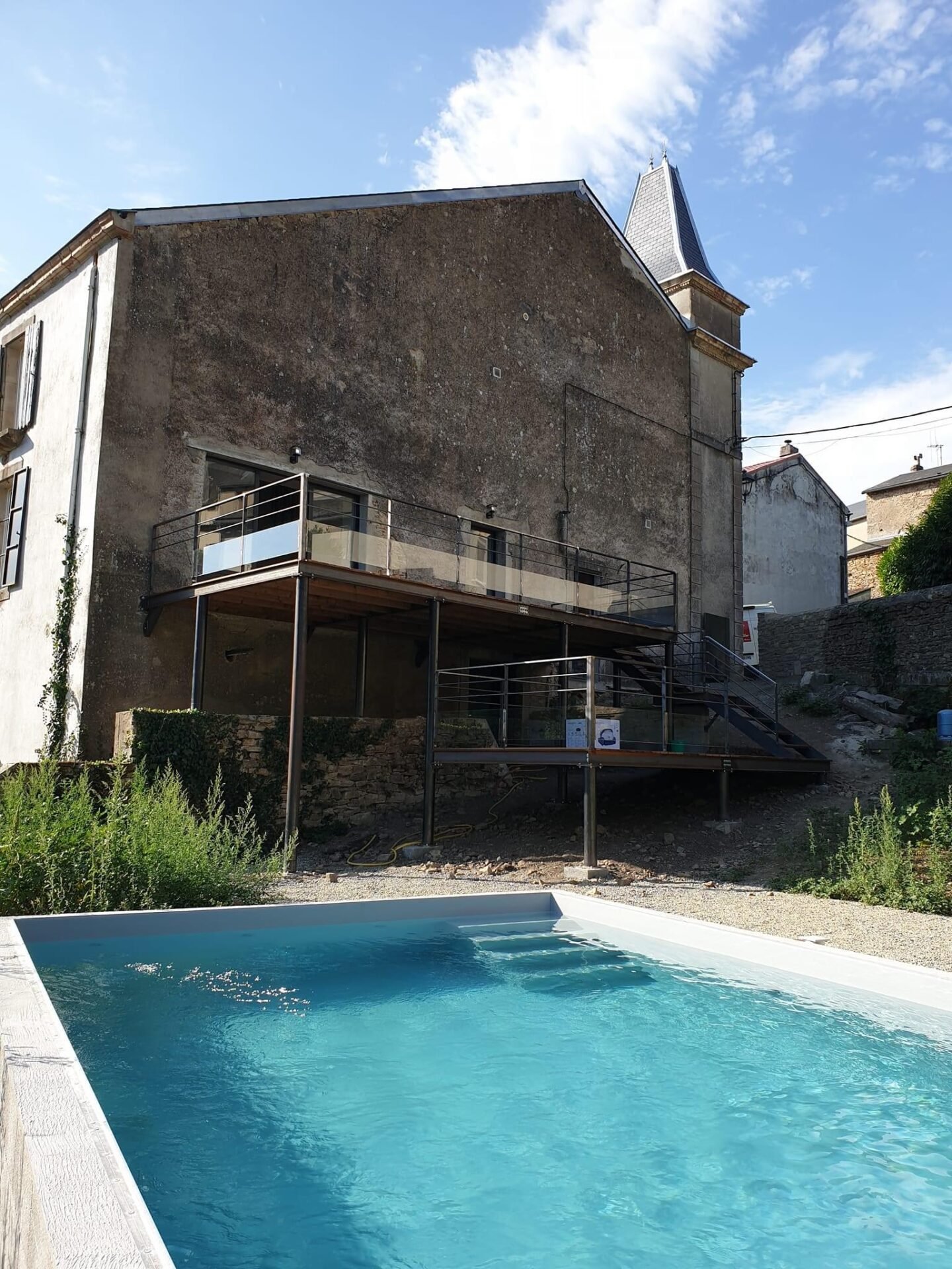 Terrasse sur pilotis par Forge del Castillo